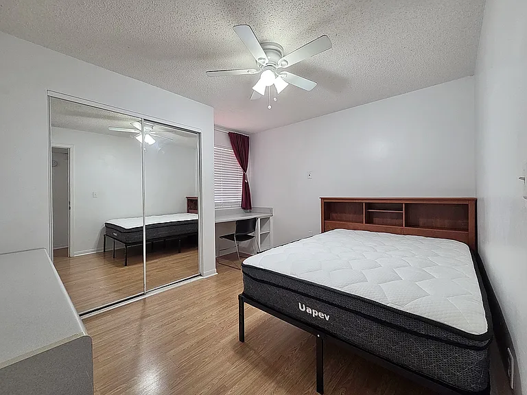 2601 SW Archer Rd #G327 — Photo 15