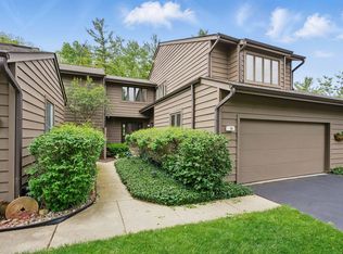 36 Lakewood Cir, Saint Charles, IL 60174