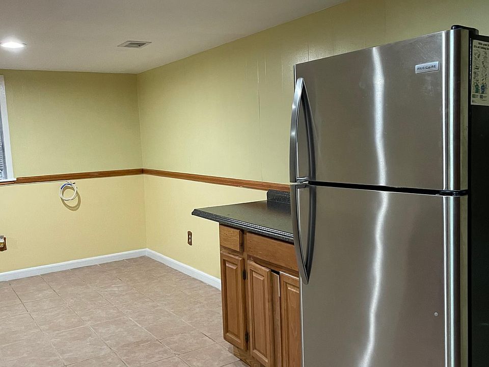 2nd image of 10544 Avenue M