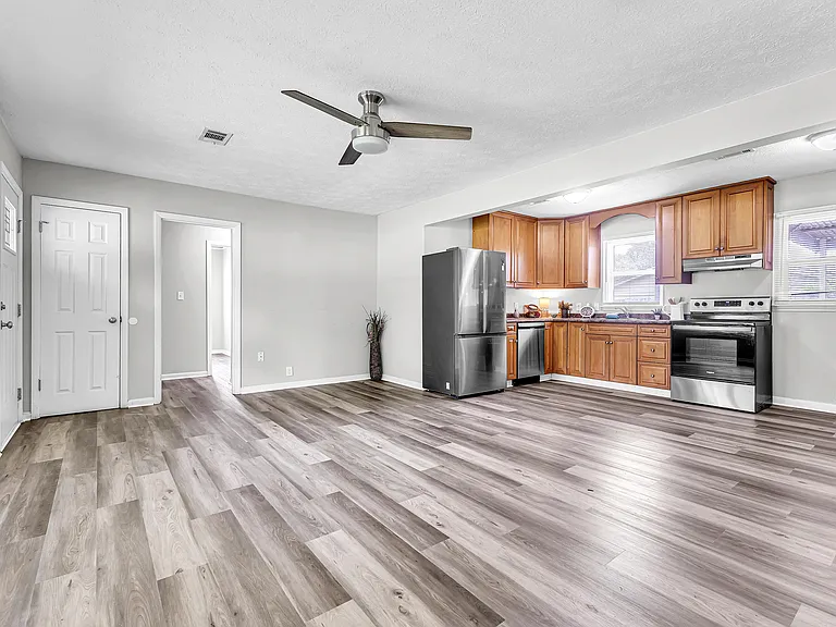 1134 Wright St — Photo 10