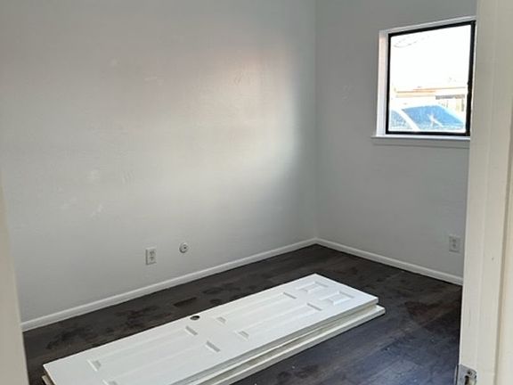 4th image of 302 Texas St NE APT 2