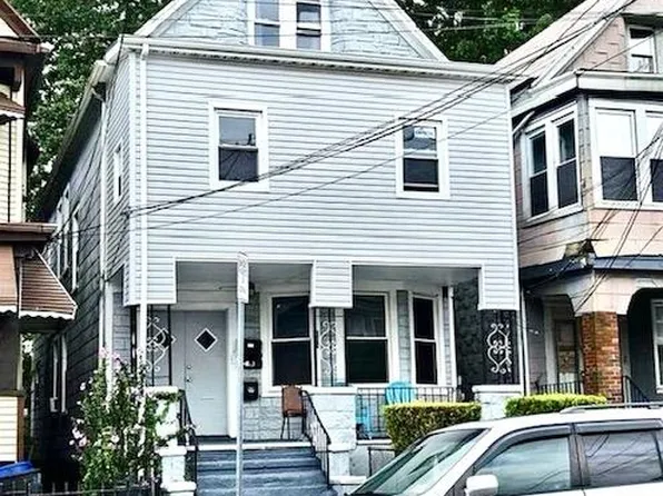 135 Wegman Pkwy, Jersey City, NJ 07305