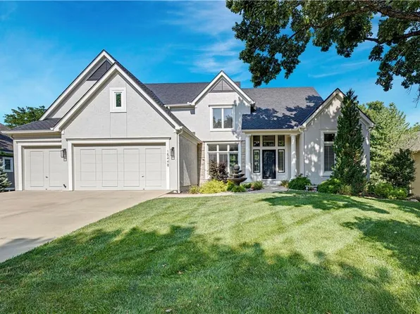 15448 Ironhorse Cir, Leawood, KS 66224