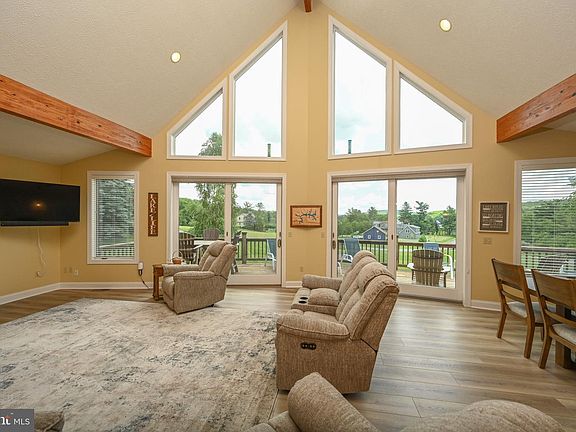 4th image of 8 Hidden Cove Ct