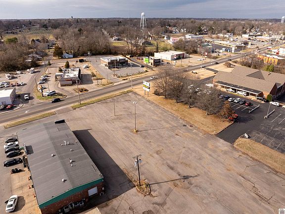 4th image of 1100 Paris Rd