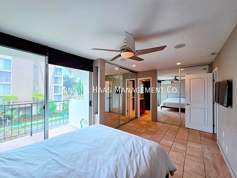 2101 E 2nd St #301 — Photo 23