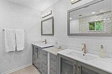 5th image of 1542 3rd St