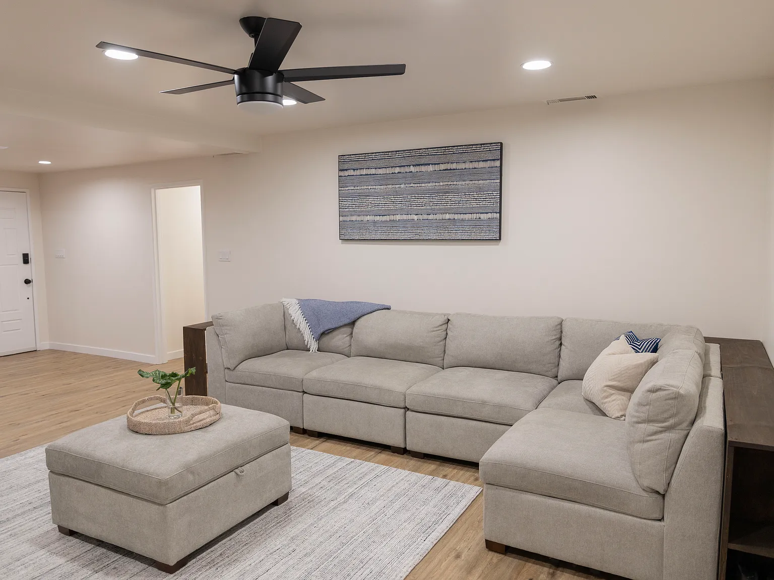 4 bed, 1700 sqft, $5,500 — Photo 4