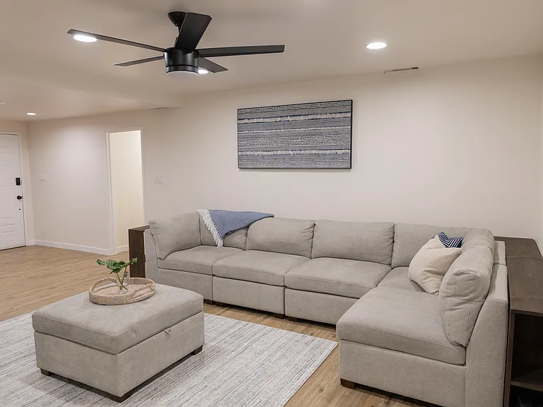 1101 Atascadero St — Photo 4