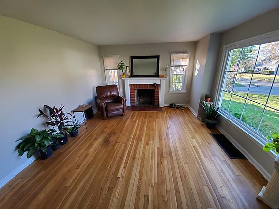 4th image of 359 Glenmont Ave