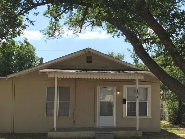 104 18th St, Canyon, TX 79015