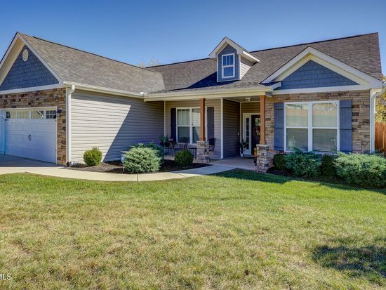 6 Dartmoor Rd, Johnson City, TN 37615