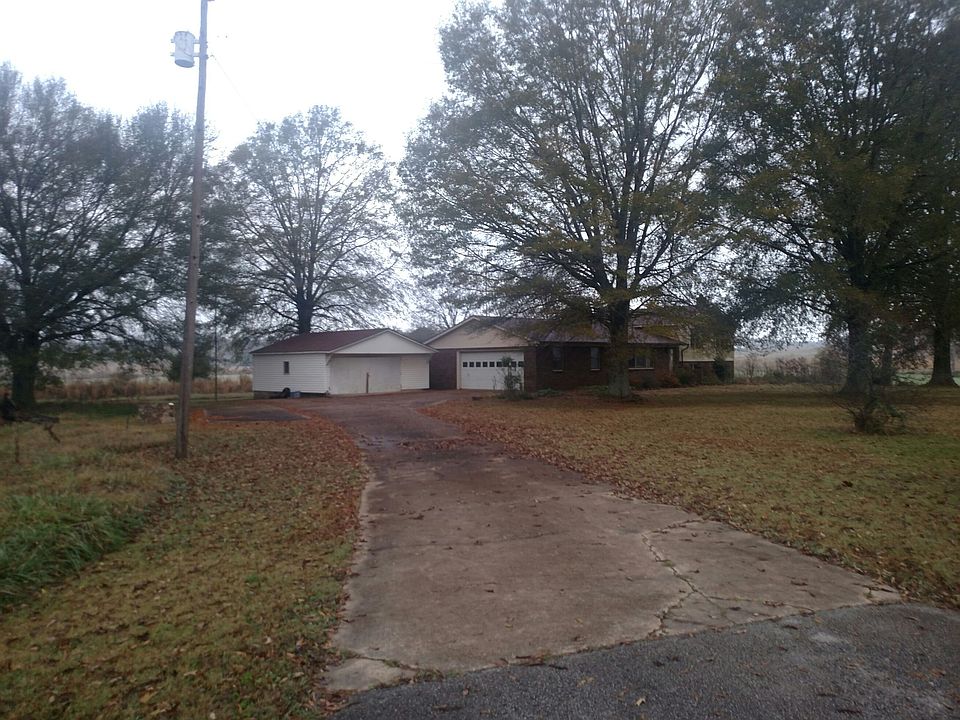 2nd image of 1570 Crum Rd