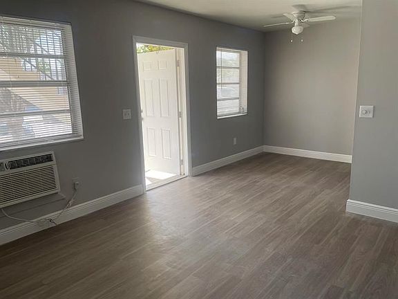 3rd image of 1502 N Federal Hwy APT 3