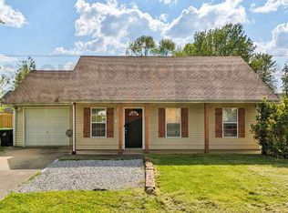 1042 Waterford Cir, Clarksville, TN 37040