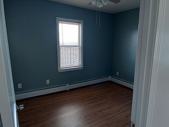 4th image of 3 Abbott St #2