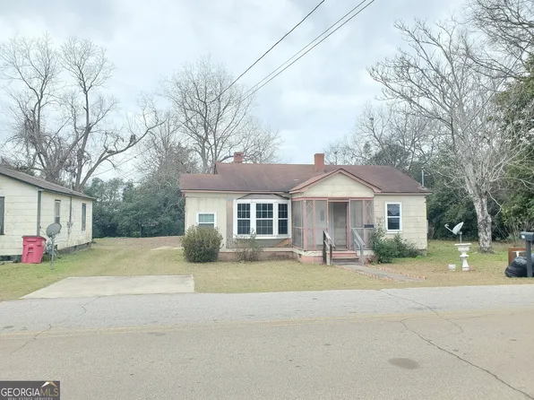 219 Cypress St, Sandersville, GA 31082
