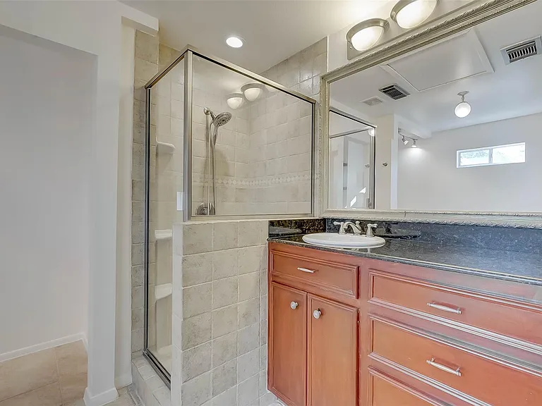 926 Heights Blvd — Photo 12