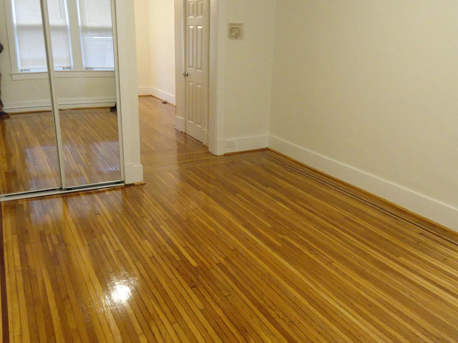 1 bed, 900 sqft, $2,000 — Photo 3
