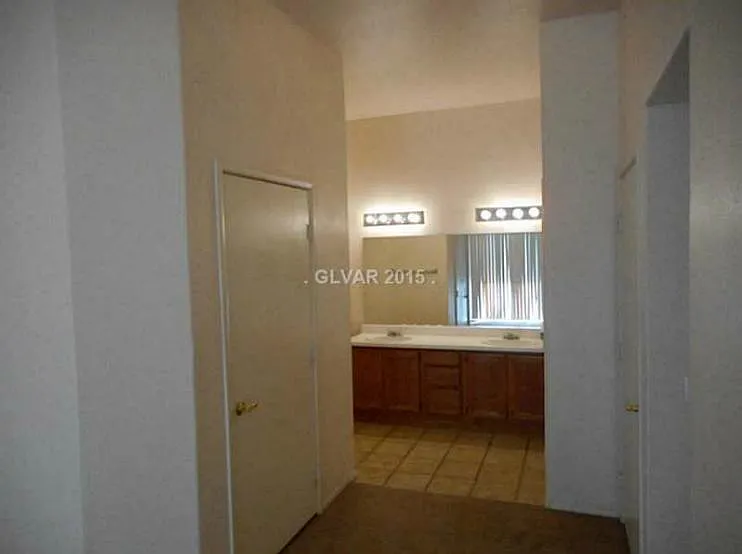 10245 S Maryland Pkwy #2190 — Photo 4