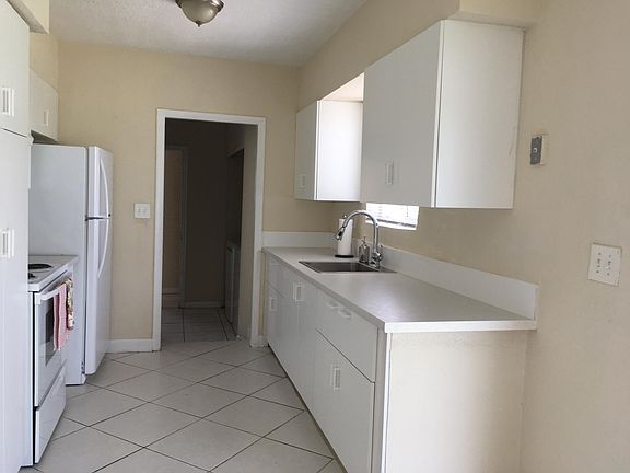 5th image of 4005 NW 195th St