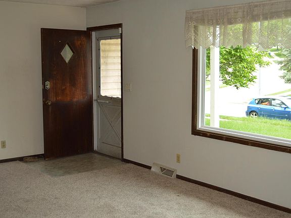2nd image of 4713 Schroeder Dr