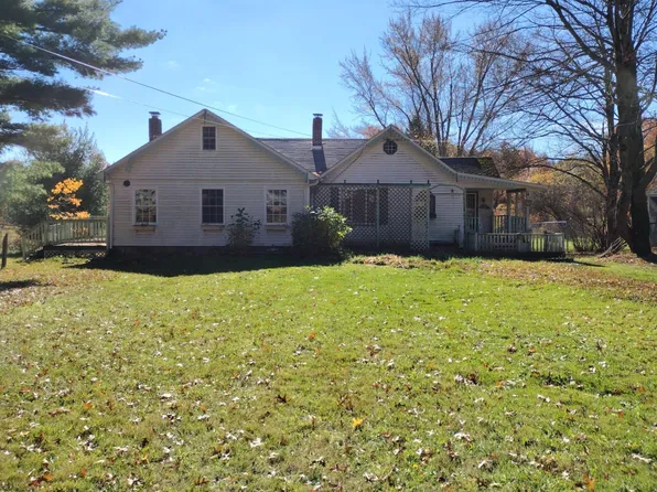 6151 Oak St, Lowellville, OH 44436