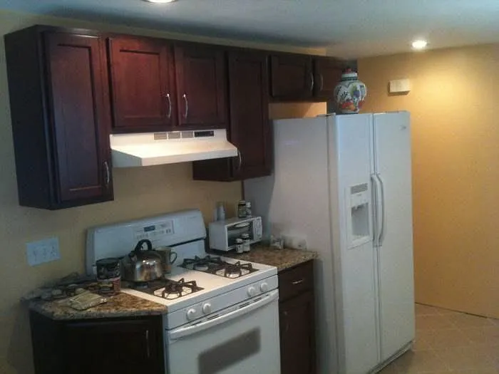 3 bed, 1050 sqft, $2,080 — Photo 2
