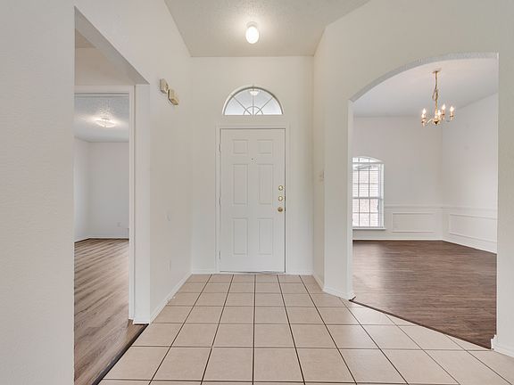 4th image of 512 Asbury Dr