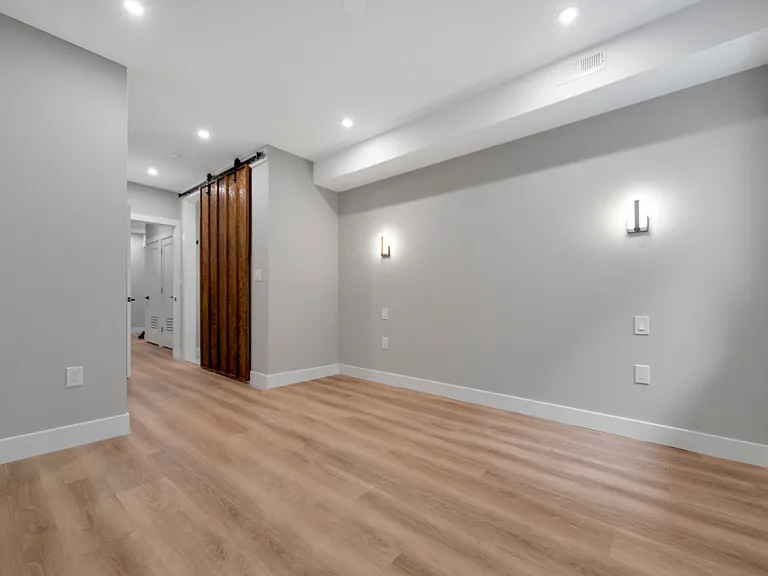 2311 Cross St — Photo 18