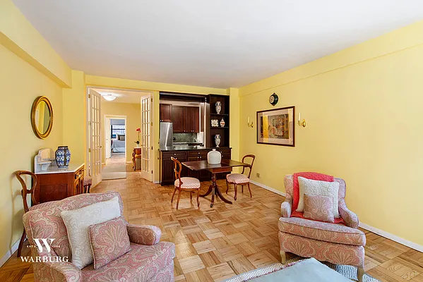 Sold by Warburg | media 4