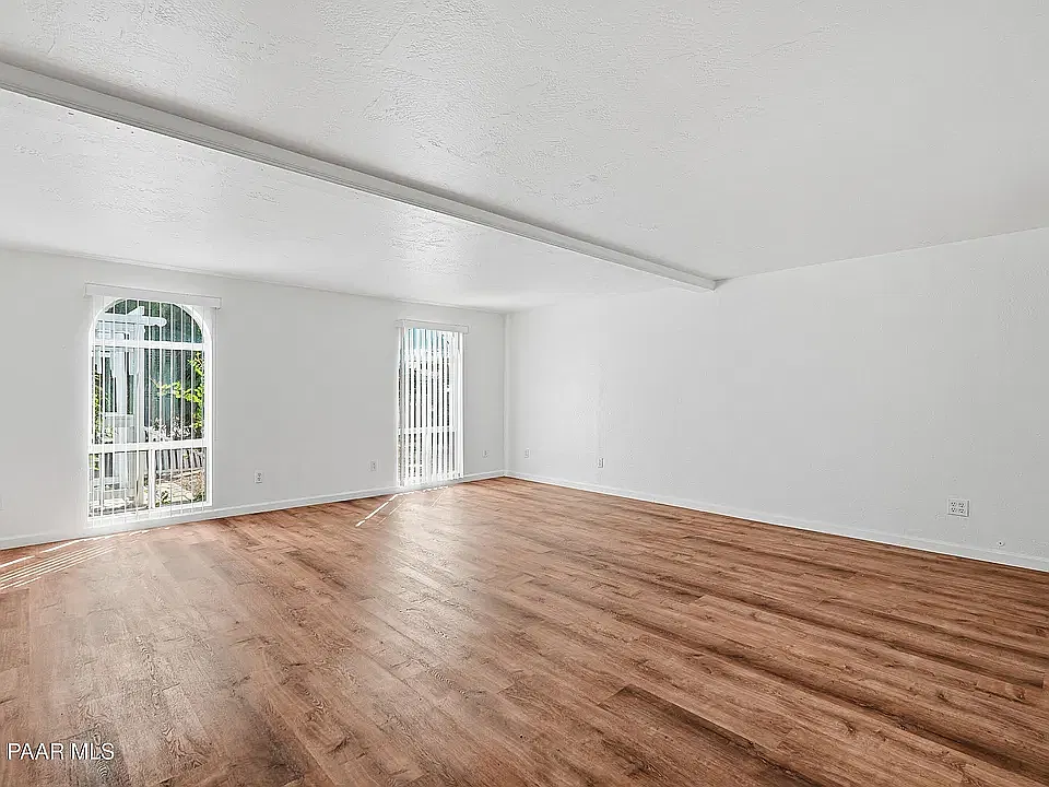 2 bed, 1100 sqft, $1,500 — Photo 4
