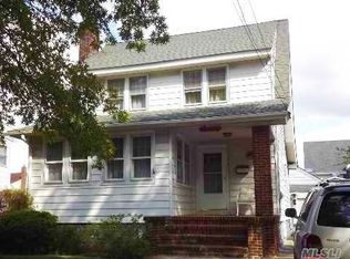 70 Perkins Ave, Oceanside, NY 11572