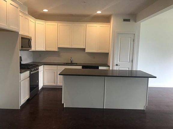 5th image of 18 Graham Dr