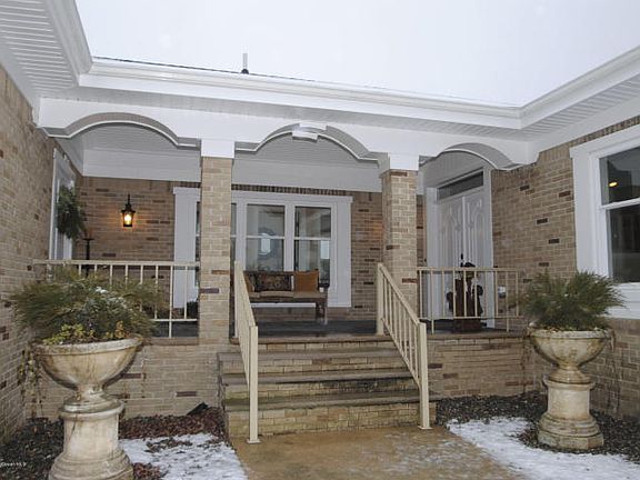 4th image of 388 Aldo Dr