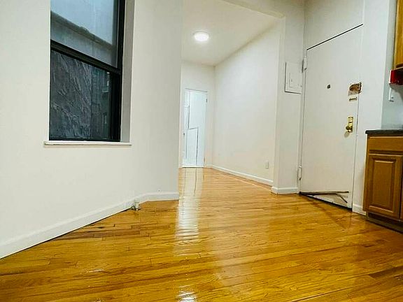3rd image of 319 E 91st St APT 7