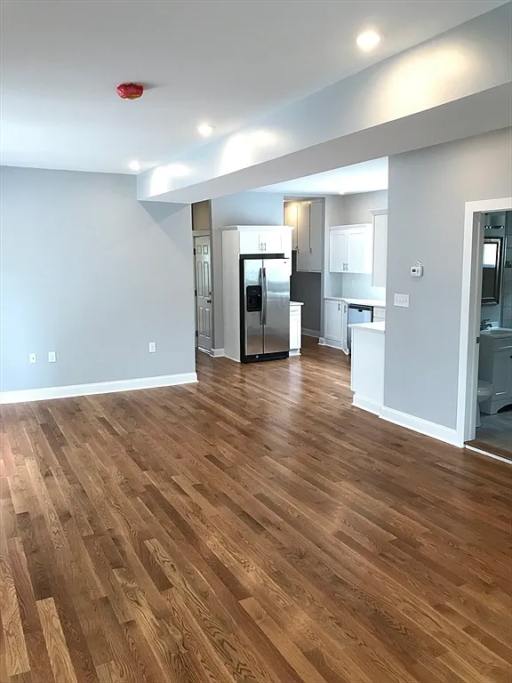 4 bed, 2.0 bath, 1900 sqft, $4,400 — Photo 1