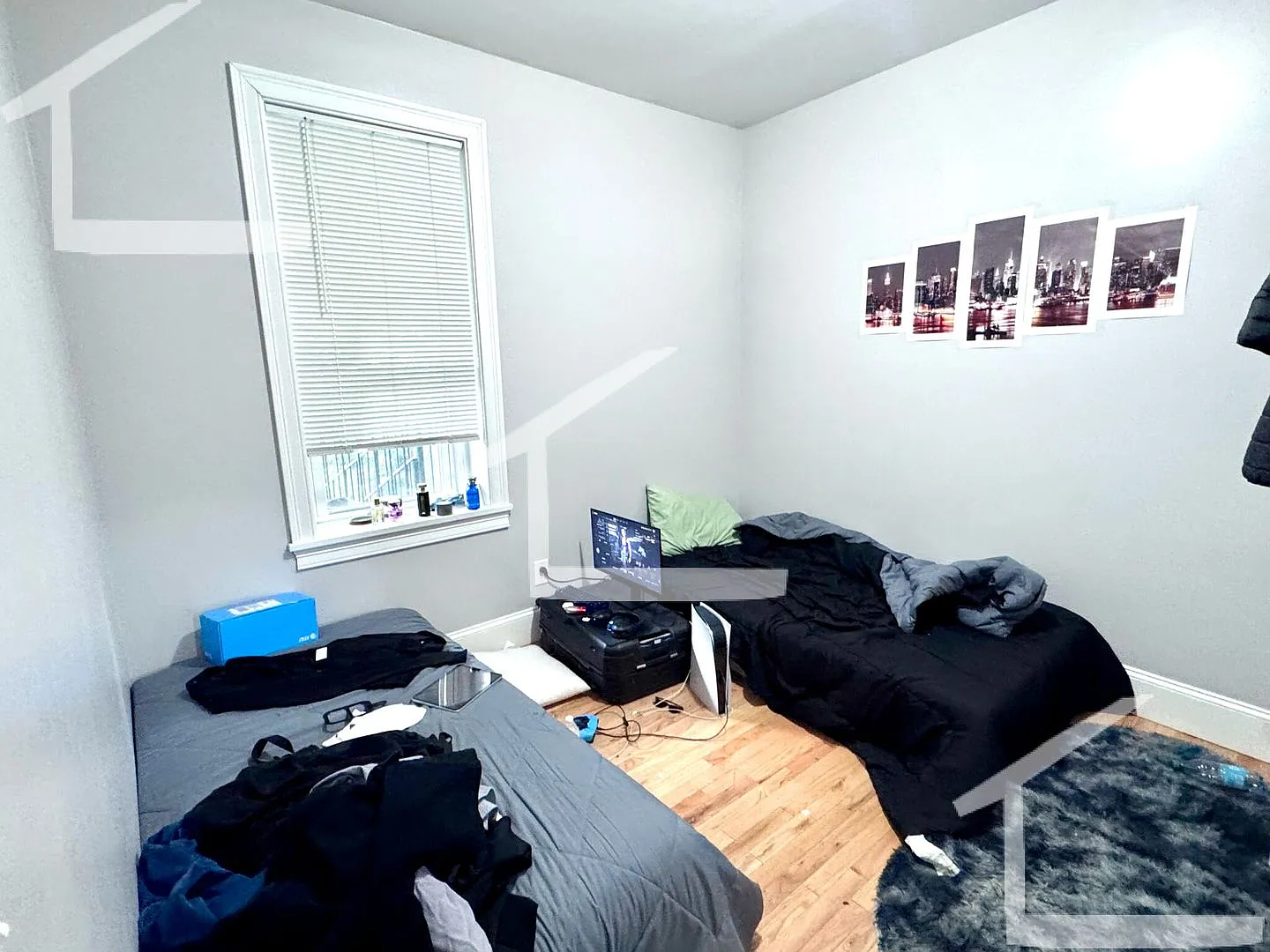 Charming 5 Bedroom-No Broker Fee — Photo 4