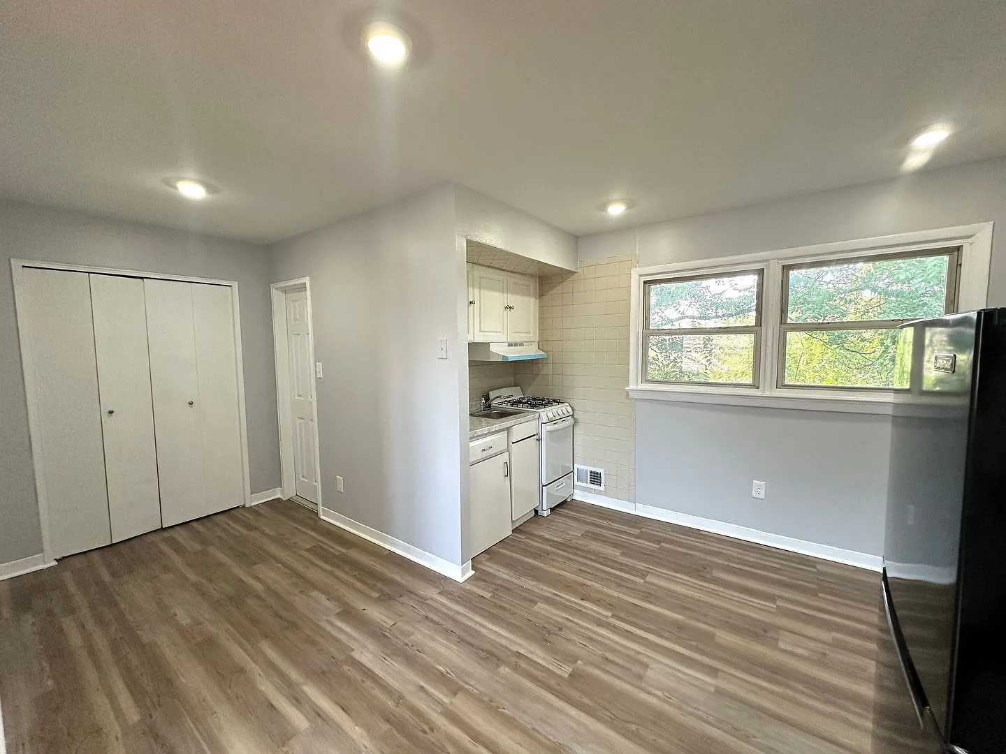 308 Columbus Pl — Photo 4