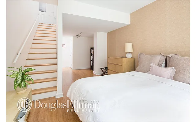 Sold by Douglas Elliman | media 14