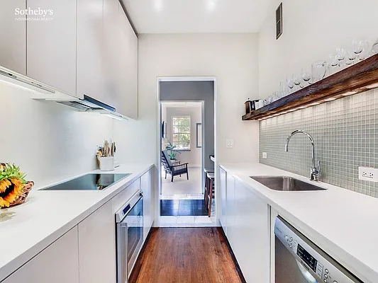 Rented by Sotheby's International Realty | media 17