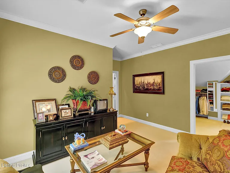 560 N Hubbards Ln — Photo 47