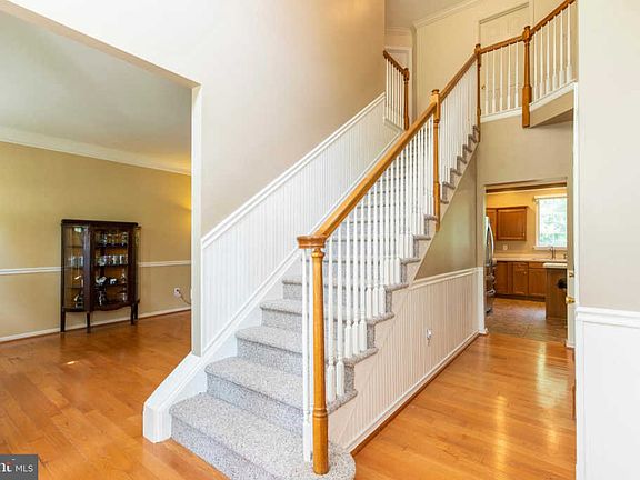 2nd image of 12 Ashberry Ln