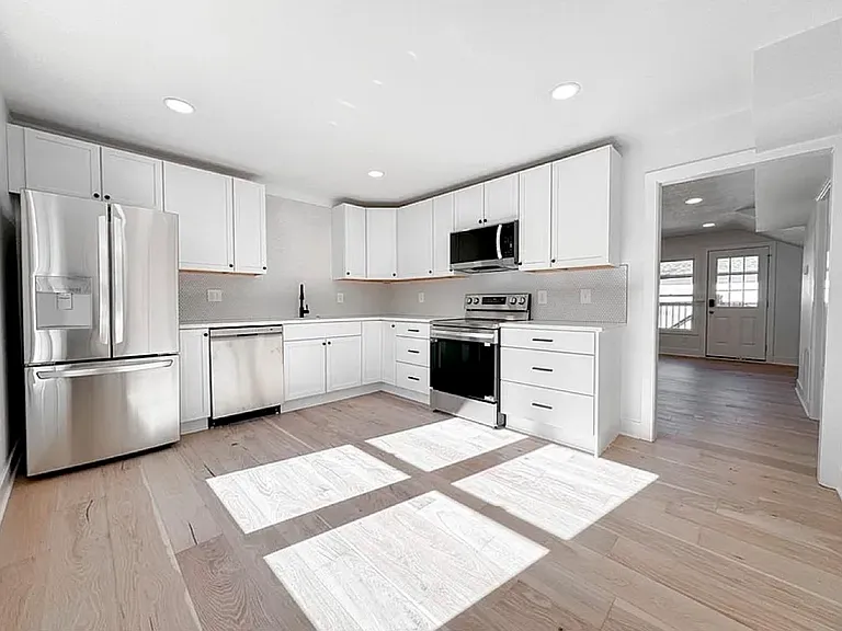 2630 Madison Ave #2 — Photo 6