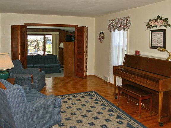 Living room to the family room