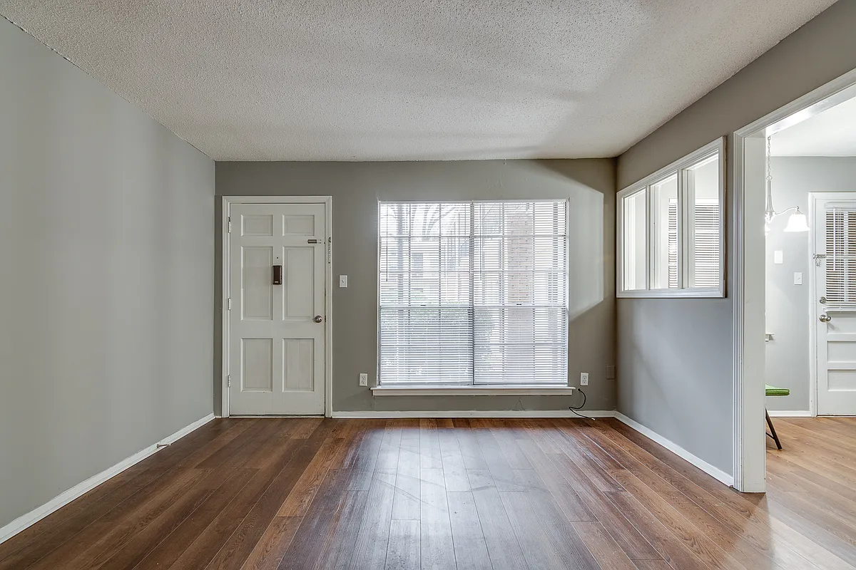 Building Photo - 3646 Spottswood Ave #9