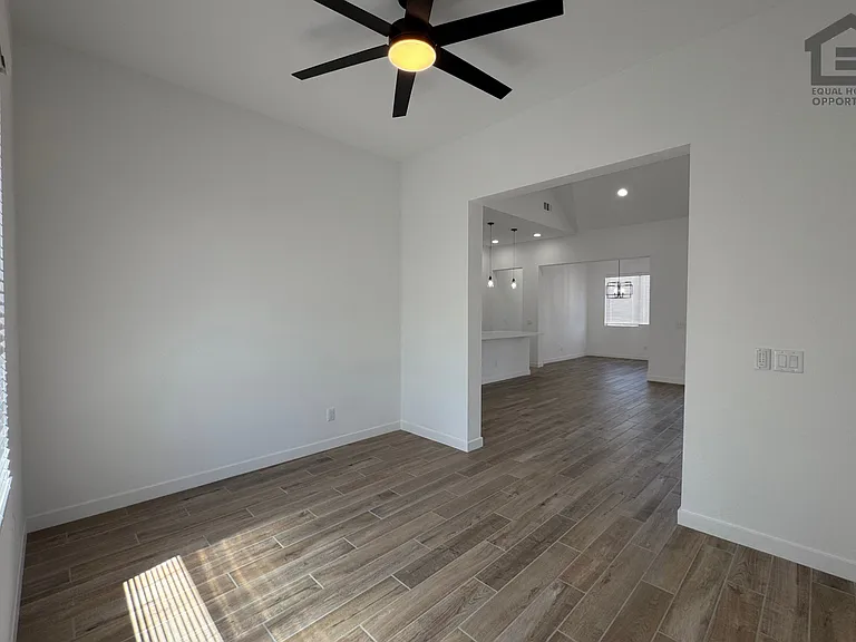 18146 W Morning Vista Ln — Photo 8