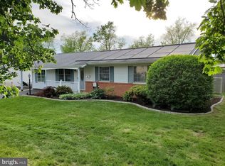 105 N Sycamore Rd, Sterling, VA 20164