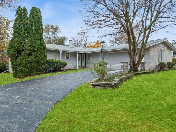 25W125 Lacey Ave, Naperville, IL 60563