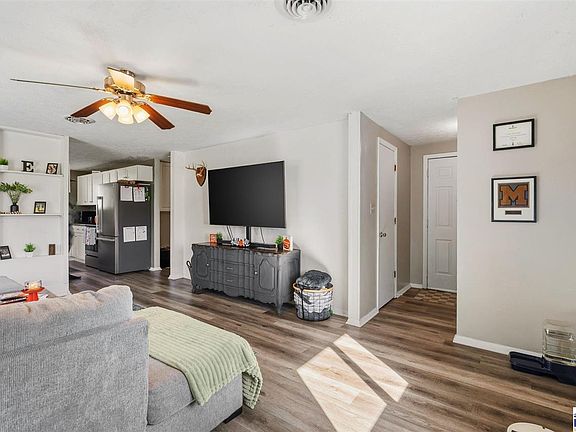 5th image of 314 N Depot St